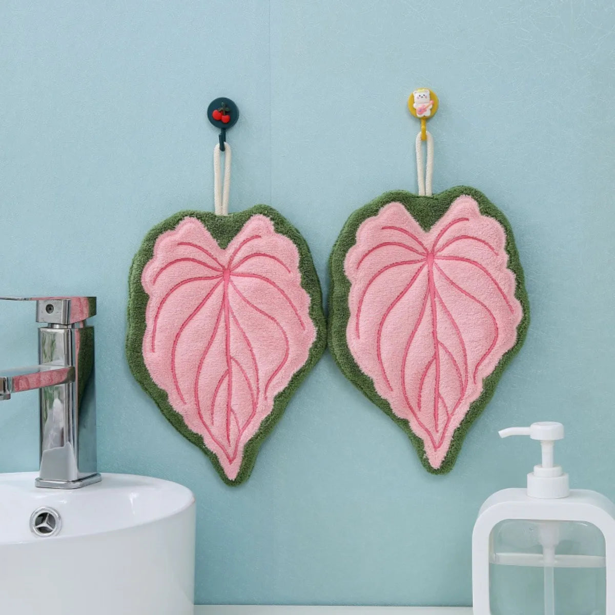 Plant Towels Leaf Design Ultra Absorbent Quick Dry Washable with Hanging Ring Hand Towel for Bathroom Kitchen Towel Decor